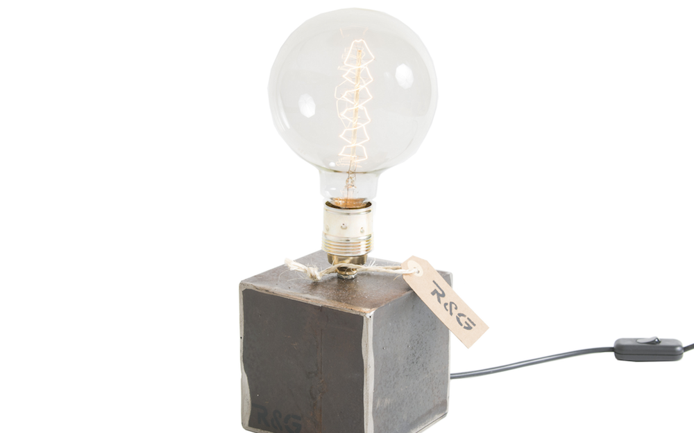 Styling ID Blog Passie-voor-stoere-verlichting-met-een-verhaal-tafellamp-blok-RuigGeroest